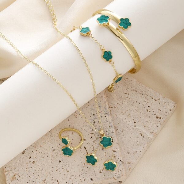 Parthenocissus Grass Jewelry Suit Simple Drop Oil Lucky Flower Necklace 5-piece Set - Image 8