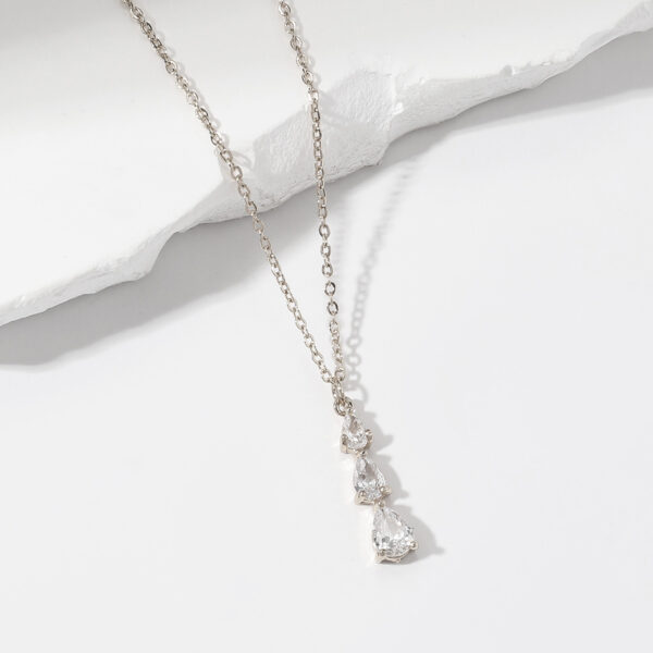 Fashion Simple Zircon Clavicle Chain All-matching Graceful Water Drop Pendant Necklace - Image 4