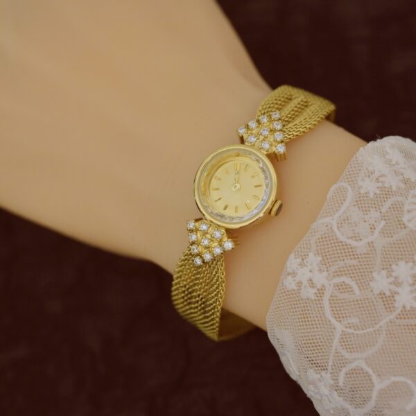 Exquisite Vintage Diamond Quartz Women's Watch