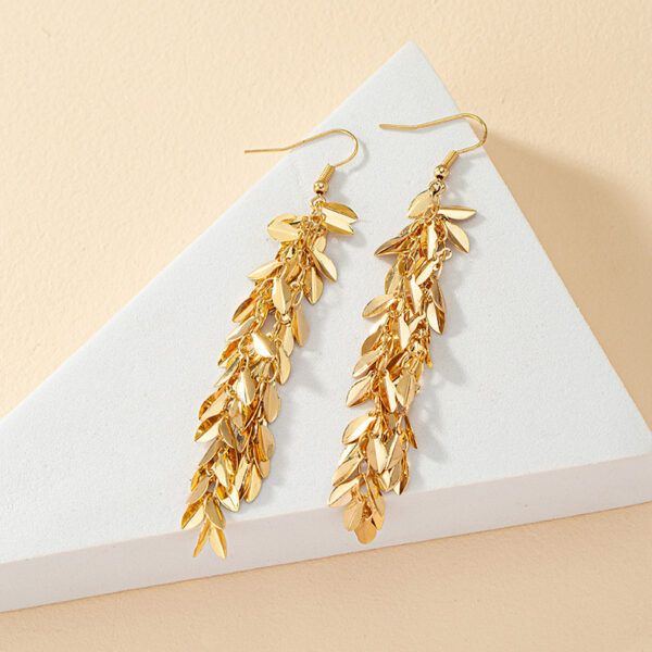 "Stylish Leaf-Shaped Alloy Earrings – Minimalist Luxury Jewelry for Elegant Women" - Image 3