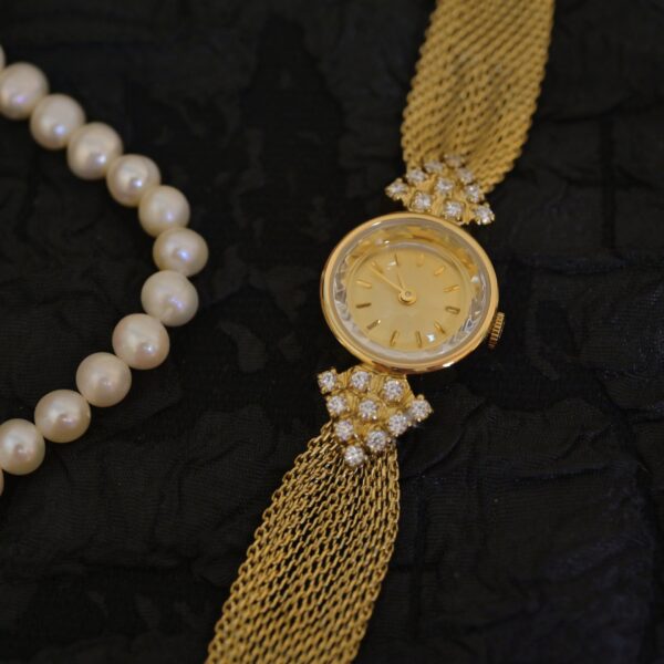 Exquisite Vintage Diamond Quartz Women's Watch - Image 6