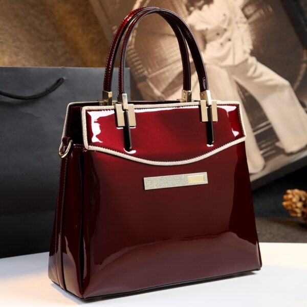 Elegant Women's Fashion Shoulder Bag – Patent Leather Chic
